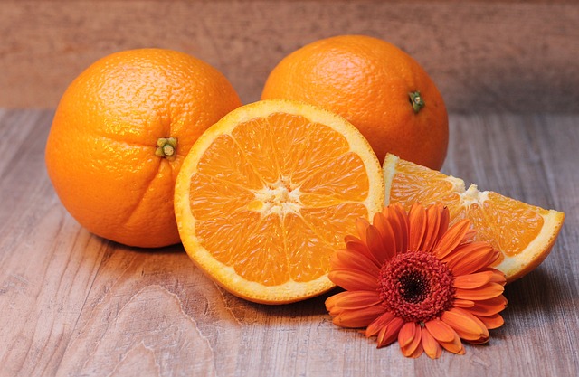 Beneficios de la vitamina C para proteger la piel del sol